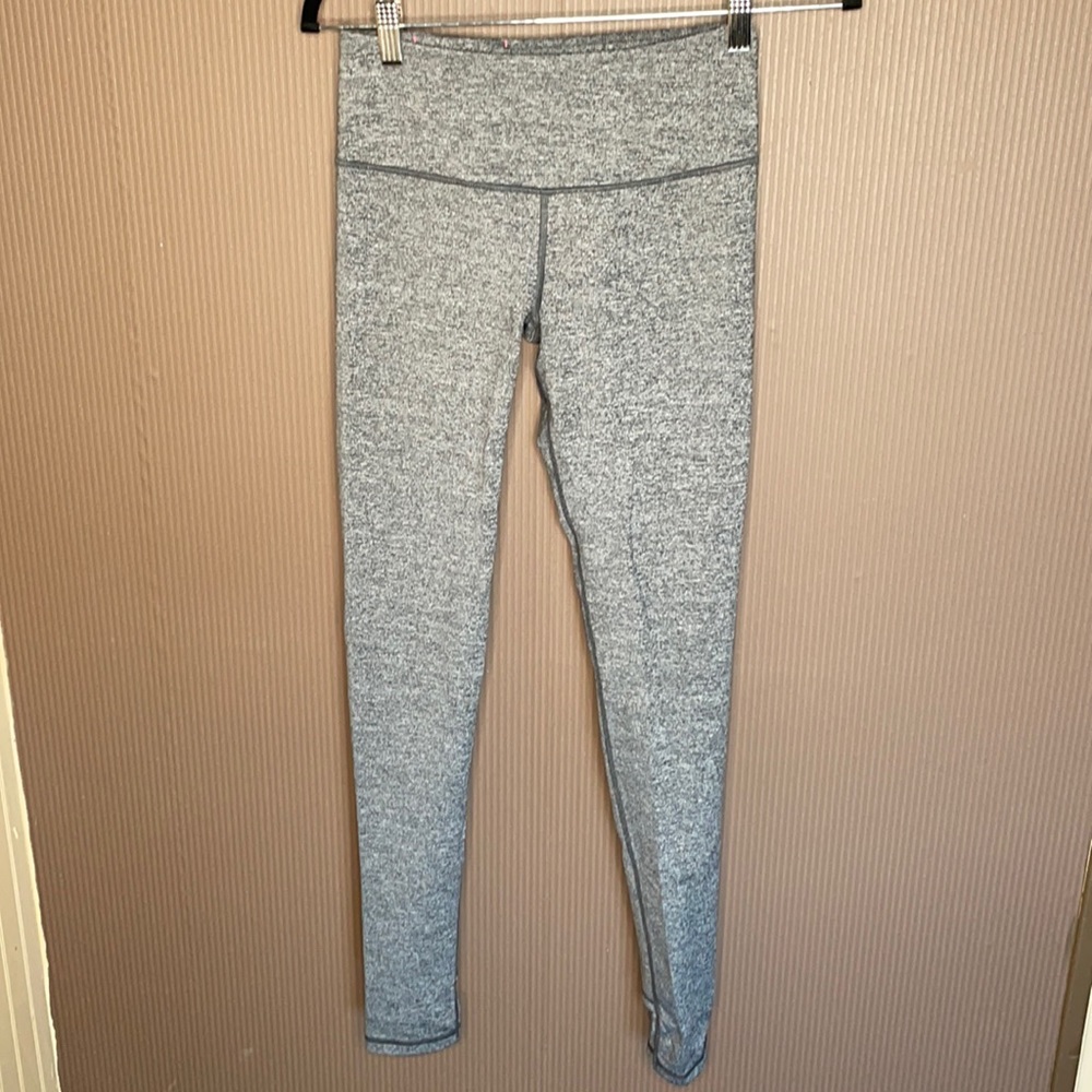 Victoria’s Secret sports gray leggings‎ size xs